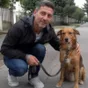 Marco con Argo, il suo cane meticcio